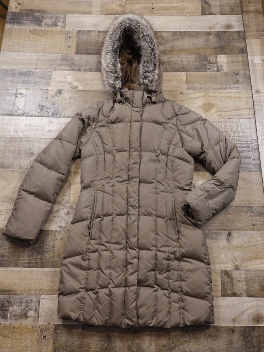 Eddie Bauer Down Puffer Coat Women’s Small Taupe Hooded Faux Fur Winter Parka